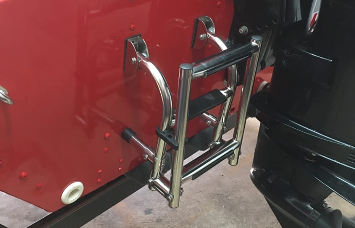 Qatlanan internat nərdivanı